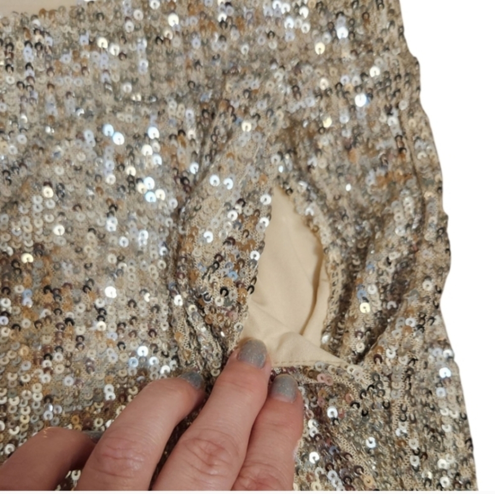 Cable & Gauge Silver Sequin Joggers - Picture 2 of 4